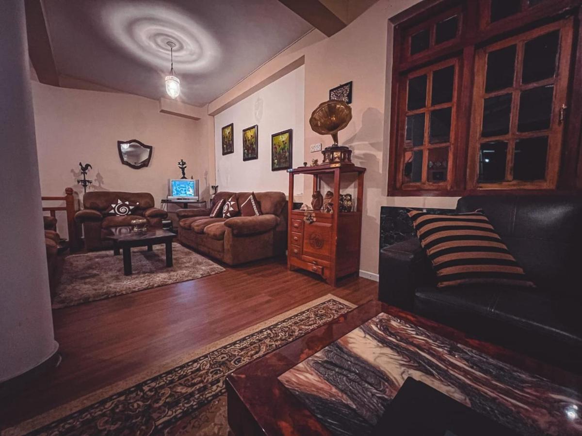 House Of Leisure Ξενοδοχείο Νουβάρα Ελίγια Εξωτερικό φωτογραφία