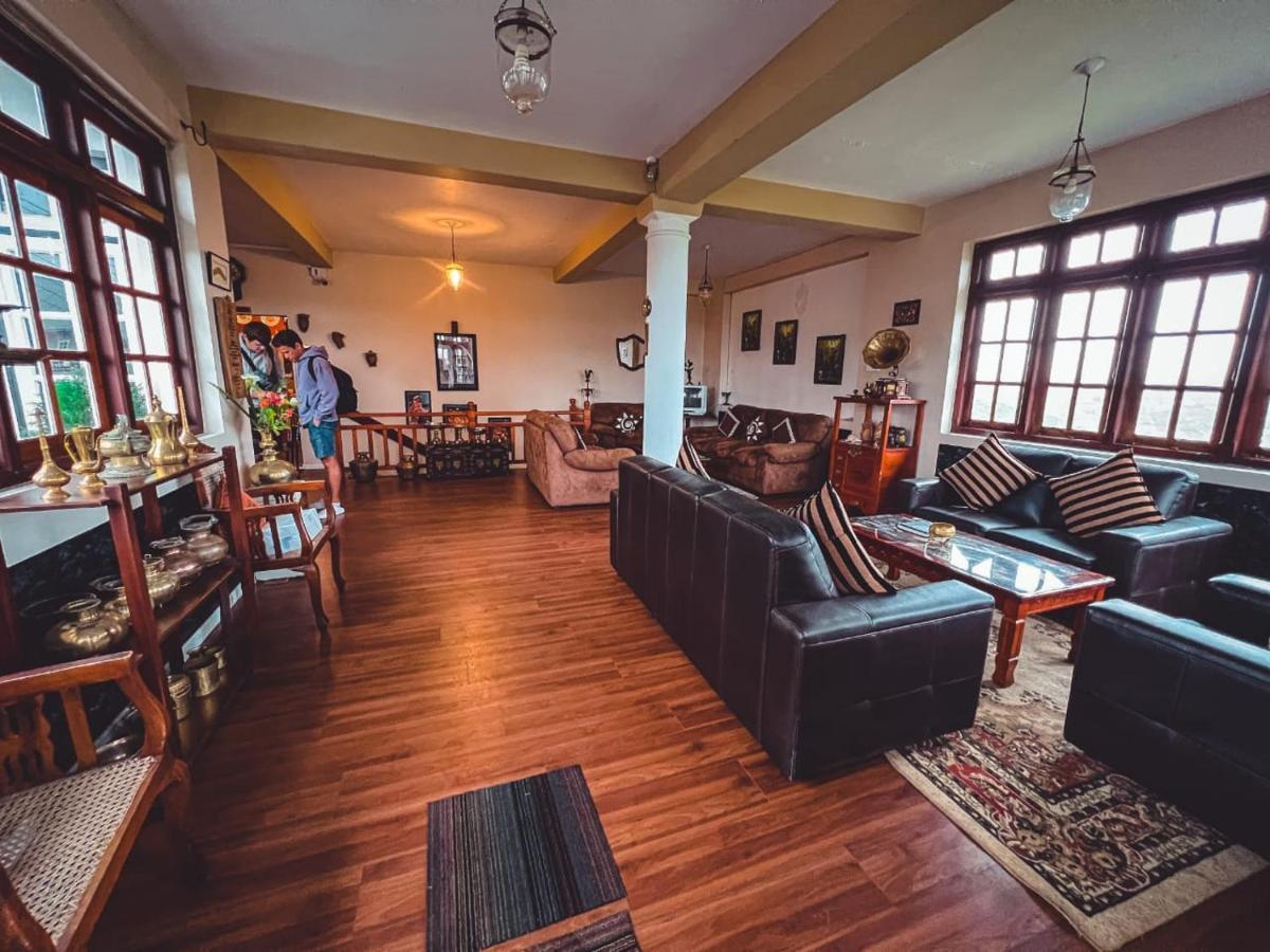 House Of Leisure Ξενοδοχείο Νουβάρα Ελίγια Εξωτερικό φωτογραφία