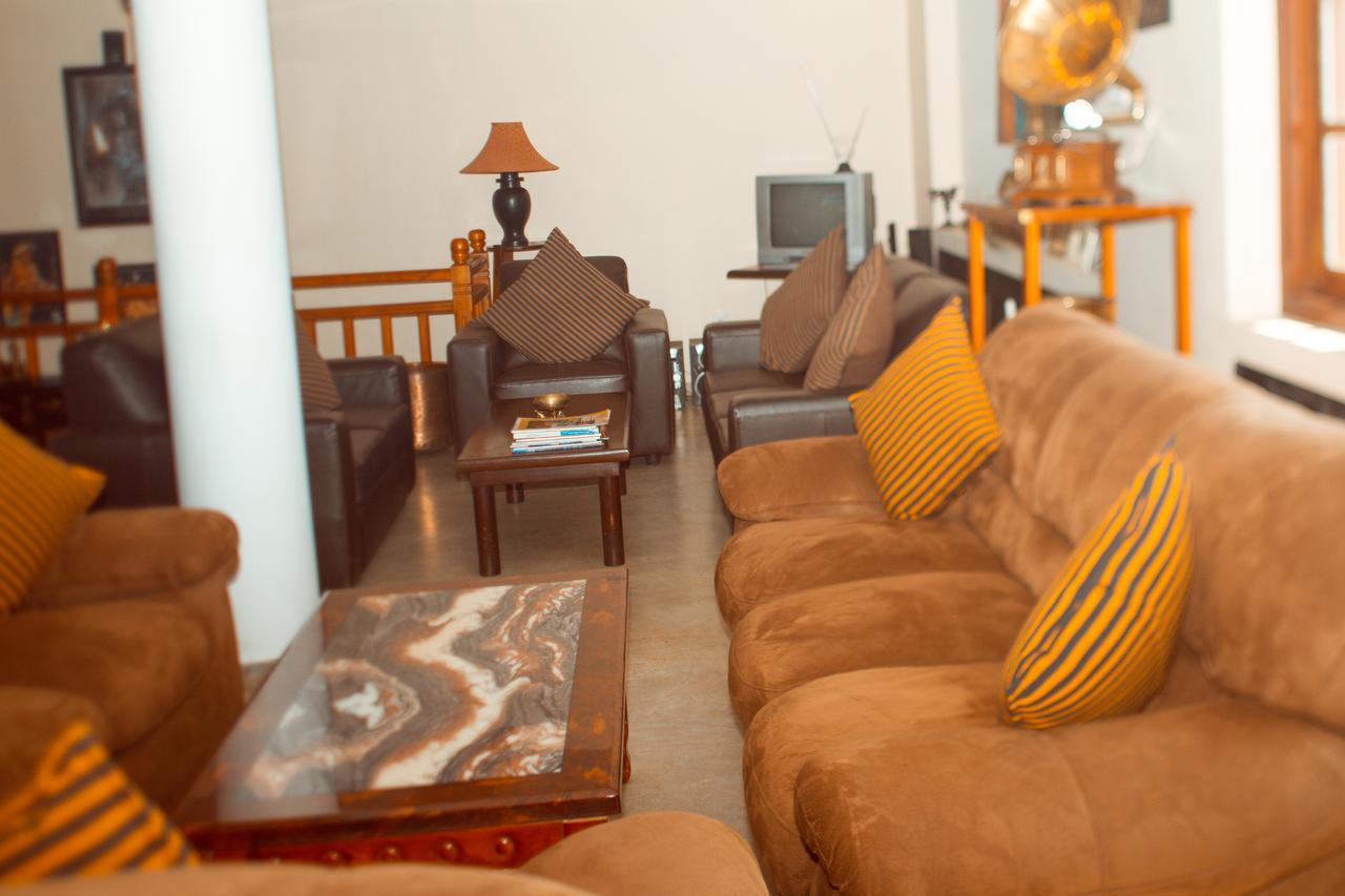 House Of Leisure Ξενοδοχείο Νουβάρα Ελίγια Εξωτερικό φωτογραφία