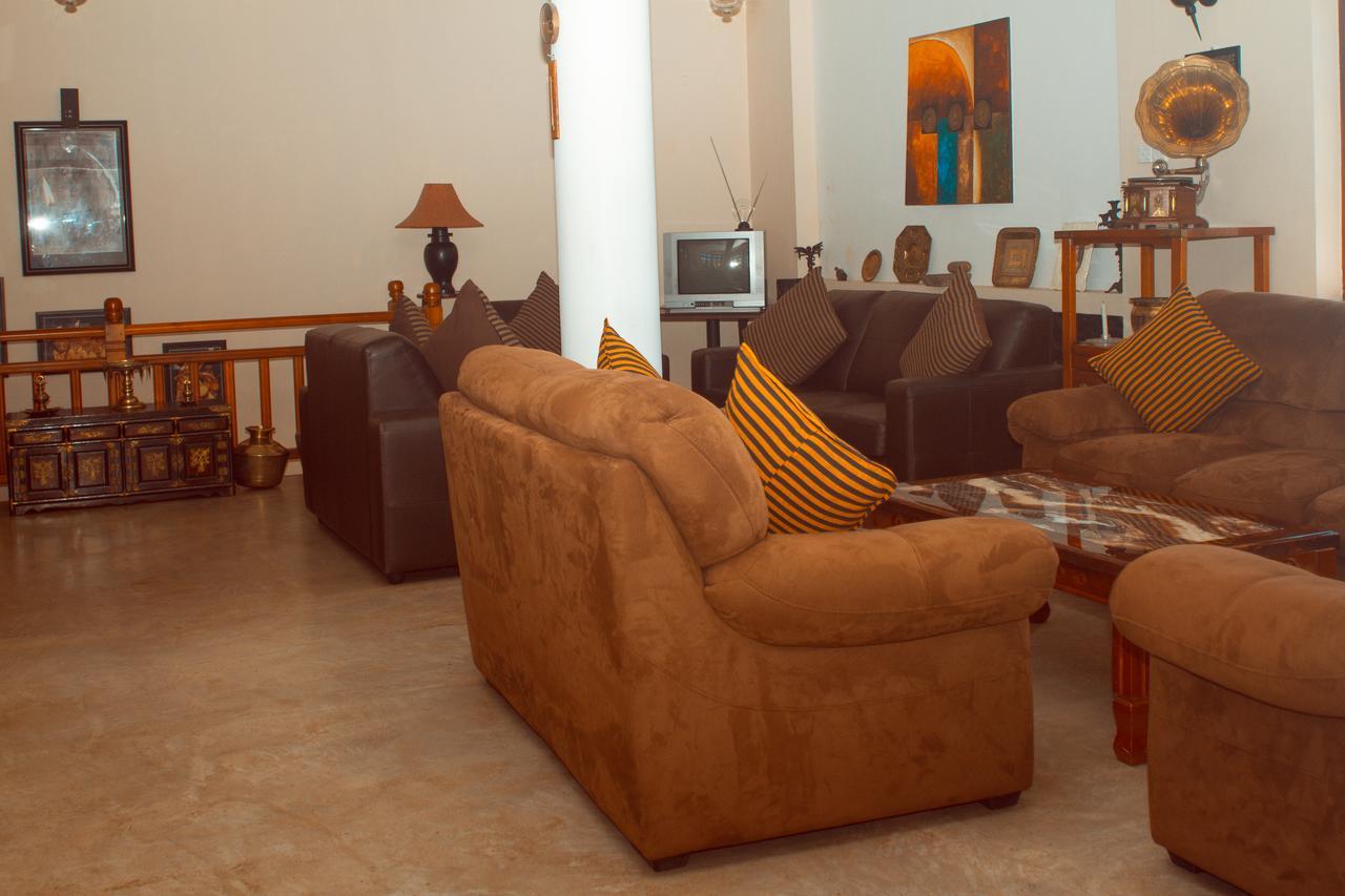 House Of Leisure Ξενοδοχείο Νουβάρα Ελίγια Εξωτερικό φωτογραφία